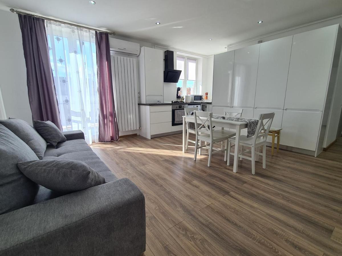 The Best Apartment Hunedoara Eksteriør bilde